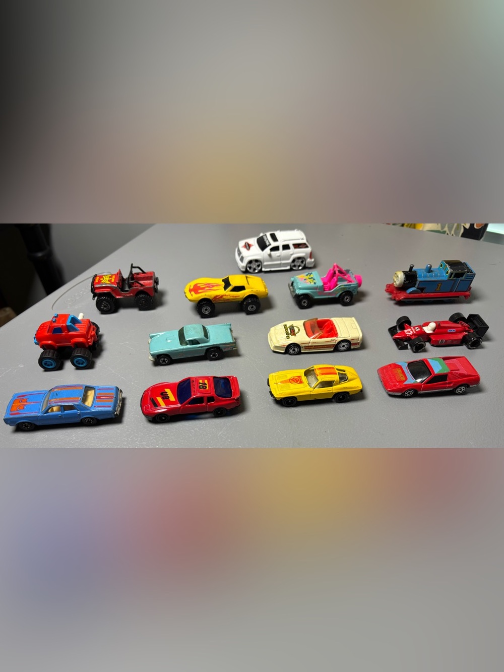 Lot 13 Matchbox, Matel, McDonalds, Hot Wheels, Yatming & Diecast Mini Toy Cars